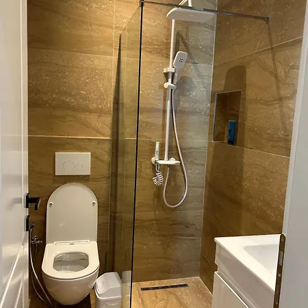 Dreamscape Bllok * 티라나